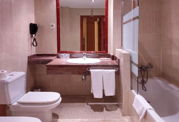 Hostal Plaza Mayor Торрехон-де-Ардос Екстер'єр фото