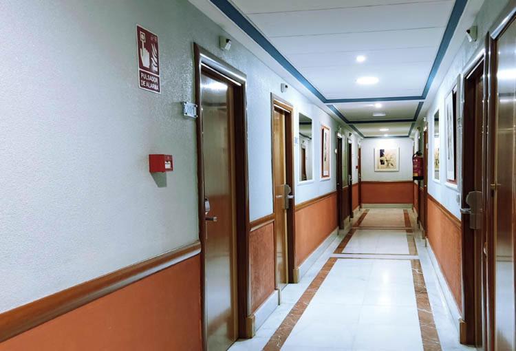 Hostal Plaza Mayor Торрехон-де-Ардос Екстер'єр фото