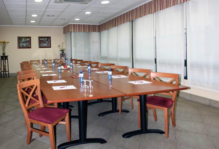 Hostal Plaza Mayor Торрехон-де-Ардос Екстер'єр фото