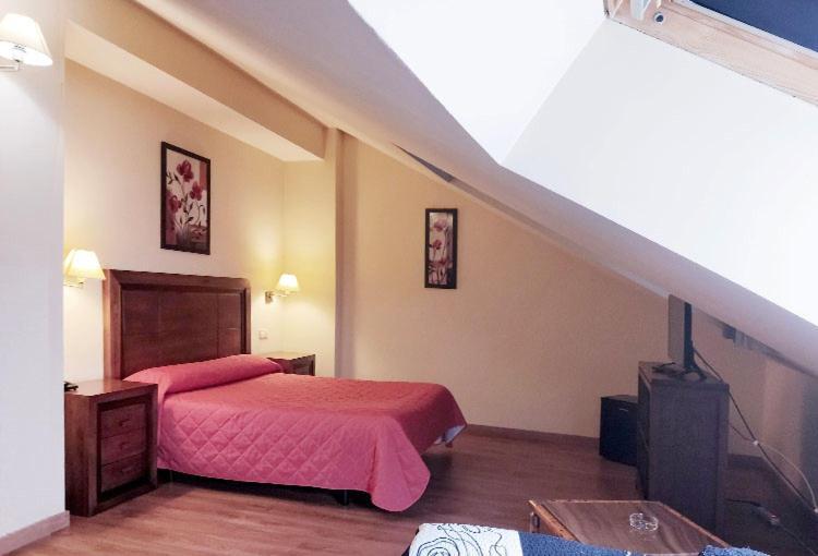 Hostal Plaza Mayor Торрехон-де-Ардос Екстер'єр фото