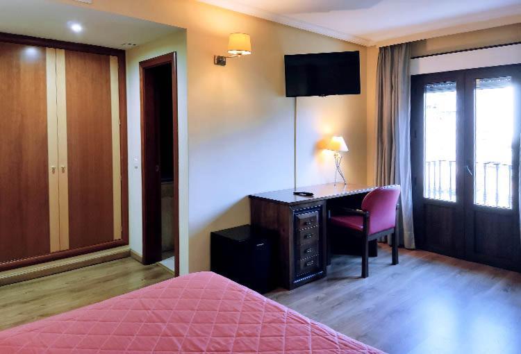 Hostal Plaza Mayor Торрехон-де-Ардос Екстер'єр фото