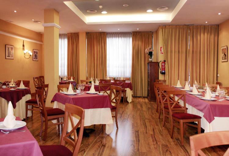 Hostal Plaza Mayor Торрехон-де-Ардос Екстер'єр фото