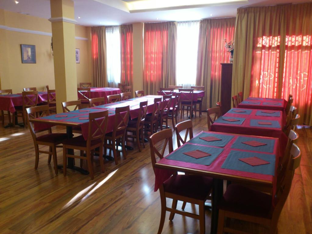 Hostal Plaza Mayor Торрехон-де-Ардос Екстер'єр фото
