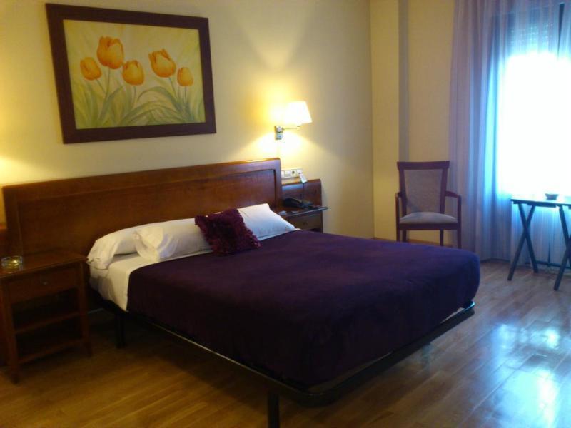 Hostal Plaza Mayor Торрехон-де-Ардос Екстер'єр фото
